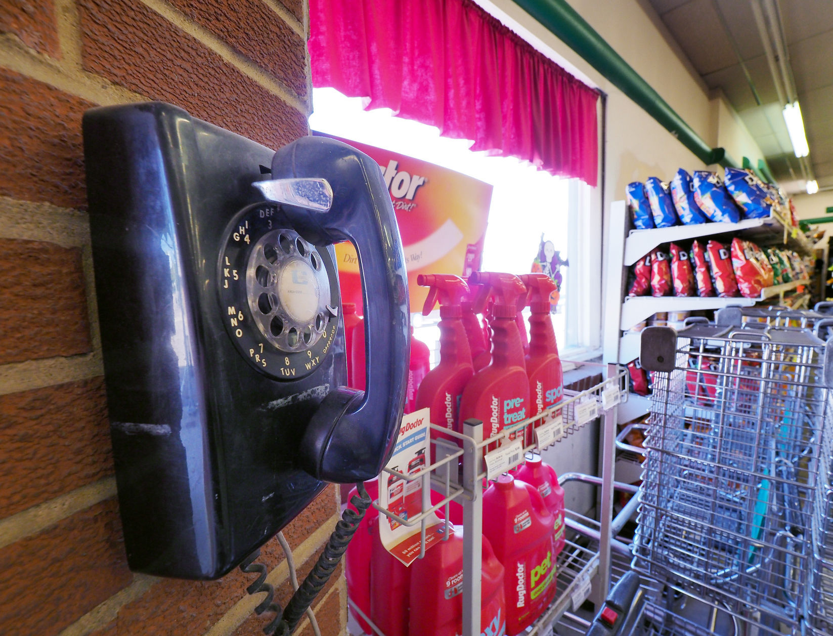 Chet's Grocery
